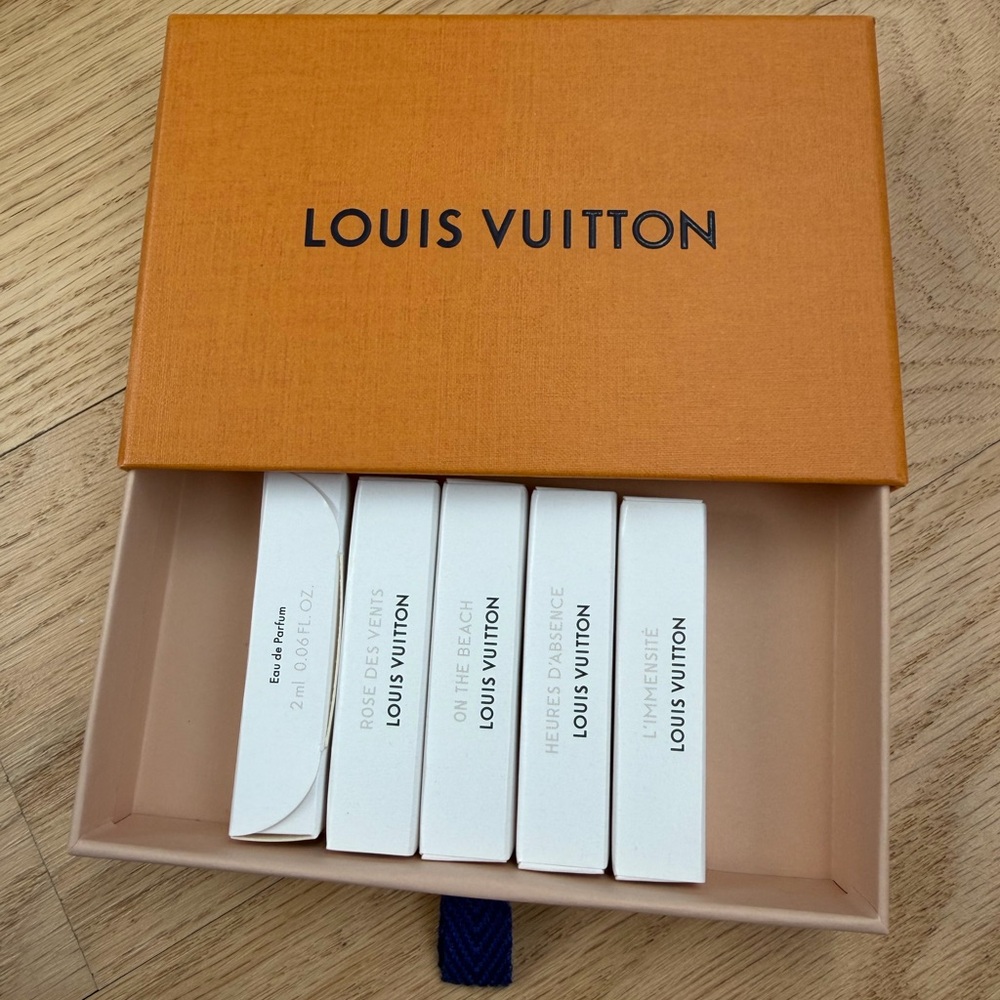 Louis Vuitton Fragrance Collection with White Boxes - Picture 4 of 4